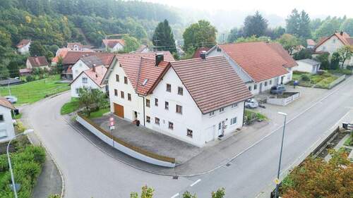 Aussen - 1 Zimmer Mehrfamilienhaus, Wohnhaus in Bad Wurzach / Hauerz