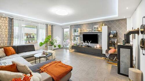 EG Wohnzimmer 1 - Familienparadies mit zwei Wohneinheiten - saniertes Zweifamilienhaus mit Garten, Terrasse & Sauna