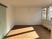 lichtdurchflutetes Wohnzimmer - 