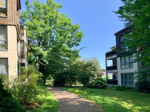 Blick zu den Häusern - 3 Zimmer Etagenwohnung zum Kaufen in Schildow