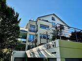 ...von diesem Mehrfamilienhaus - 3 Zimmer Etagenwohnung zum Kaufen in Überlingen