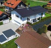 Ihr Traum vom modernen, energieeffizienten Zuhause - Neuwertiges Einfamilienhaus in Böbrach