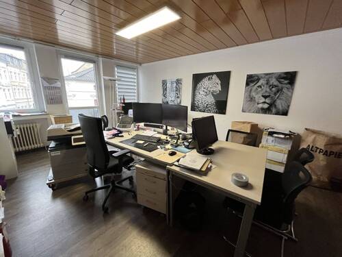 Wohnzimmer - 3 Zimmer Etagenwohnung zum Kaufen in Mönchengladbach-Stadtmitte