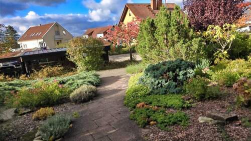 Zugang zum Haus - 4 Zimmer Etagenwohnung in Karlsbad