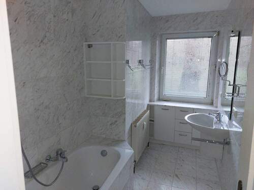 Badezimmer-1 - 
