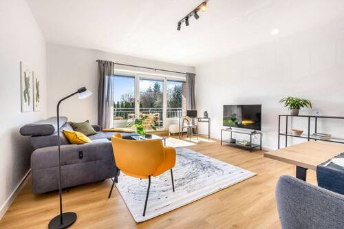 Bild 1 - Lage, Lage, Lage - Renovierte ETW mit Balkon und Fahrstuhl in unmittelbarer Nähe zum Meer