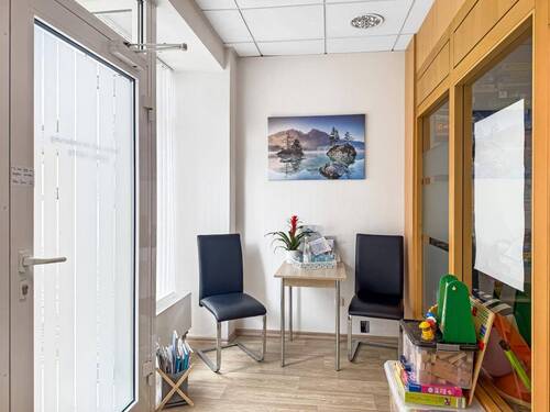 EIngangsbereiche Gewerbe - 7 Zimmer Mehrfamilienhaus, Wohnhaus zum Kaufen in Leutenberg