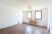 Wohnzimmer - 3 Zimmer Etagenwohnung zum Kaufen in Barsinghausen