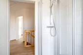Bad mit Dusche - 