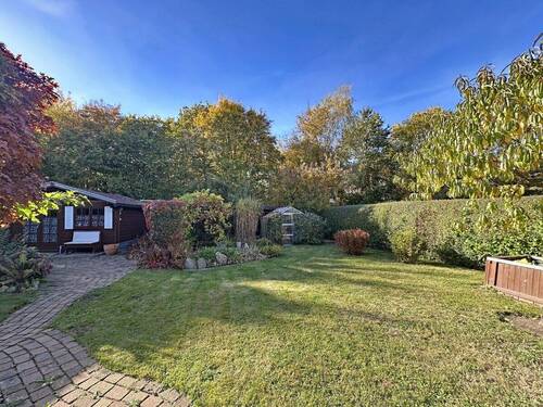 Garten und Gartenhaus - 
