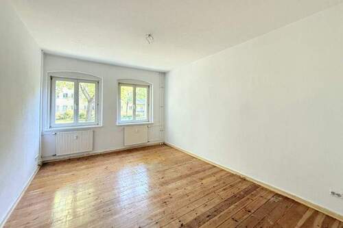 Wohnzimmer - 2 Zimmer Etagenwohnung zum Kaufen in Berlin