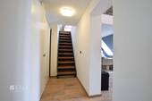 Treppe zur Galerie - 