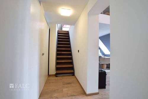 Treppe zur Galerie - 