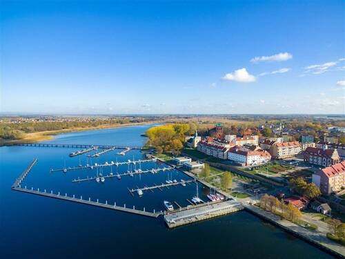 1 - Schönes Hotel direkt am Wasser mit Blick auf den Yachthafen zu verkaufen