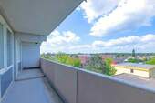 Balkon mit Fernblick - Helle 2,5-Zi. ETW mit Balkon in Erlangen Wohnung kaufen