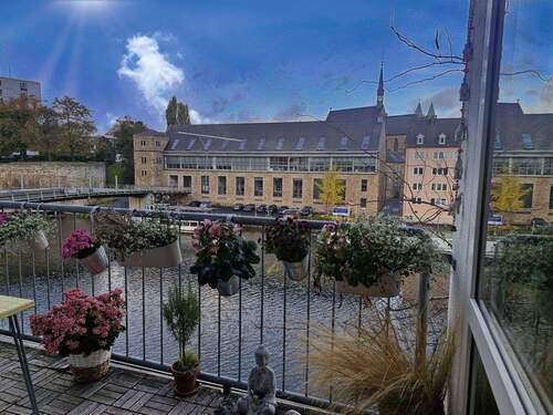 Balkon/Blick auf Fulda - Sehr schöne 2 ZKB-Wohnung mit Balkon in Toplage von Kassel-Unterneustadt