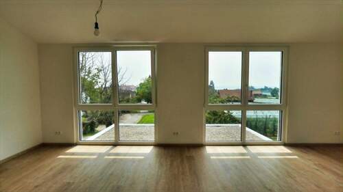 Wohn-Ess-Zimmer mit Fernblick - 3 Zimmer Etagenwohnung zur Miete in Immenstaad