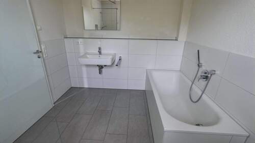 Anderer Blick im Bad - 