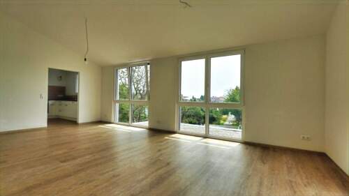 Helles Wohn-Ess-Zimmer - 