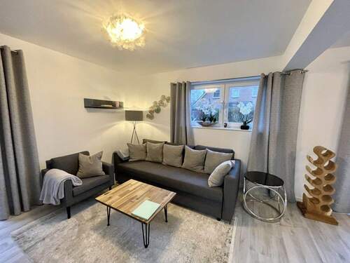 Bild 2 - 5 Zimmer Reihenendhaus zur Miete in Norderstedt