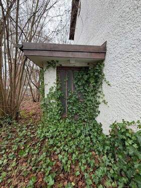 Eingang zum Gebäude - Altbestand - Grundstück in Stephanskirchen zum Kaufen