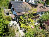 Luftbild - Wohntraum mit Weitblick: Exklusives Familiendomizil mit Einliegerwohnung in Ebersberger Hanglage