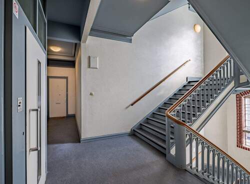 Treppenhaus - 3 Zimmer Etagenwohnung in Hamburg