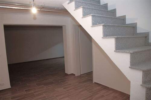Treppe ins Obergeschoss - 