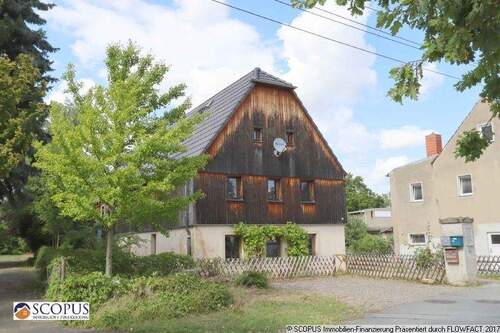 Wohnhaus mit Stallung - 8 Zimmer Einfamilienhaus zum Kaufen in Riesa