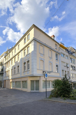 Frontansicht 1 - Sanierungsbedürftiges WGH ca. 800 m² Fläche gesamt, Fußgängerzone Bonn, kann leer übergeben werden