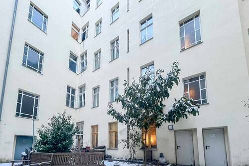 Gebäudeansicht Innenhof - 2-Zimmer-Wohnung mit großem Potenzial in zentraler Wedding-Lage