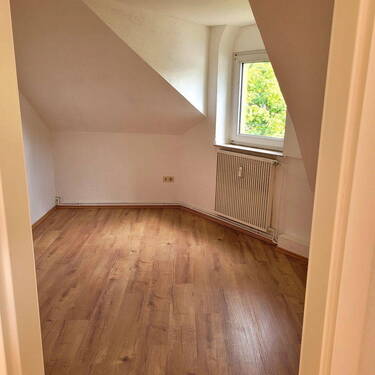 Bild 3 - 6 Zimmer Etagenwohnung in Duisburg