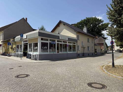 Außenansicht - 5 Zimmer Mehrfamilienhaus, Wohnhaus zum Kaufen in Golßen