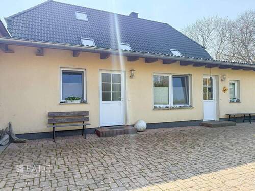 Eingang Haupt- und Ferienwohnung - 