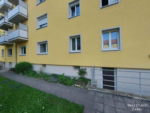 Hausansicht - 3 Zimmer Etagenwohnung zum Kaufen in München