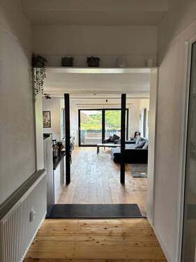 Blick in Wohn- Esszimmer - Moderne 4,5 Zimmer Wohnung in Brühl -PROVISIONSFREI-