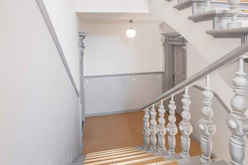 Treppenhaus VH (6) - 4 Zimmer Etagenwohnung zum Kaufen in Berlin