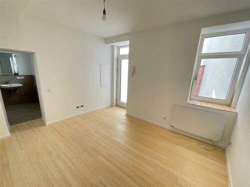 Hinterhaus OG - Durchblick Bad - 