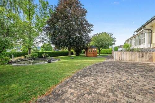 Garten - PROVISIONSFREI - Einfamilienhaus mit herrlichem Garten, Wintergarten und 2 Garagen