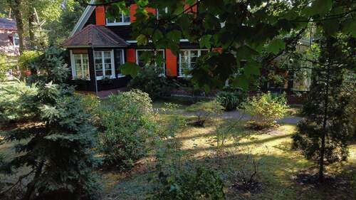 Wohnhaus mit Anbau - 