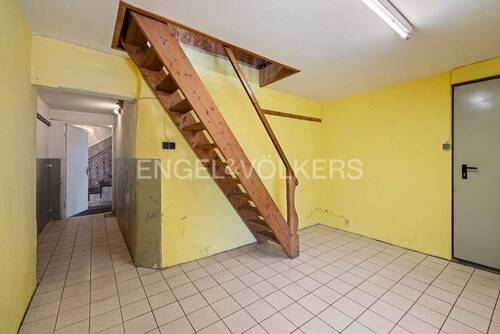 Flur & Abstellraum - 