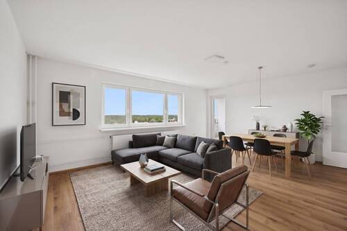 mit KI möbliertes Wohnzimmer - Wohnen mit Weitblick und Komfort - frisch sanierte Wohnung im Südwesten Berlins
