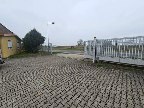 Bild 3 - Halle in Belgershain