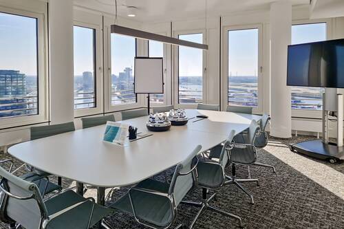 Signature_Hafen City_Germany_Centre 5350_Board Roo - 