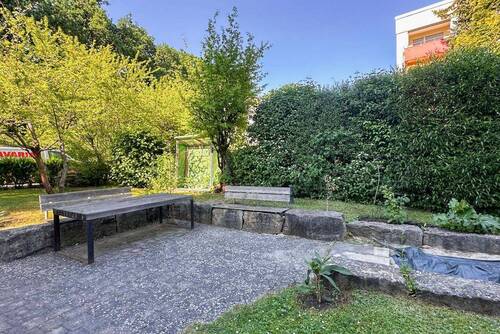 Sitzgelegenheit im Garten - 