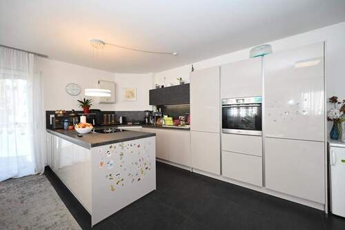 Hochwertige Einbauküche - 4 Zimmer Etagenwohnung in Neumarkt