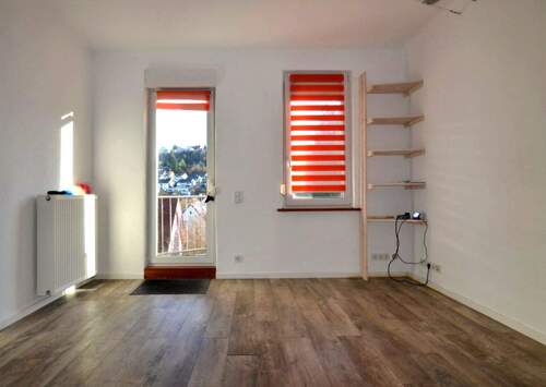 Zimmer mit Zugang zum Garten - Mehrfamilienhaus, Wohnhaus mit 206,00 m&sup2; in Stuttgart zum Kaufen