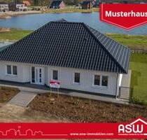 Neubau 2023! Traumhaftes Wohnen am See! Geräumiger Bungalow KfW55 mit Luftwärmepumpe - Herzlake