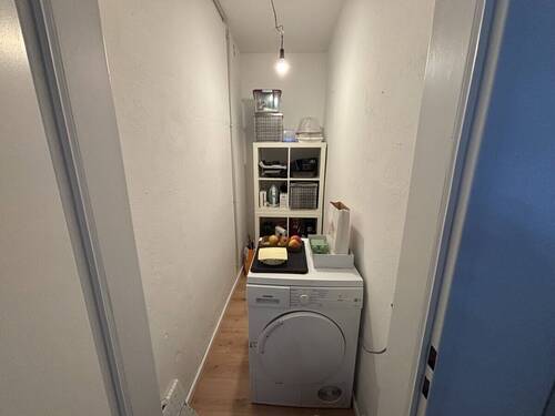 ...und angrenzendem Abstellraum - 