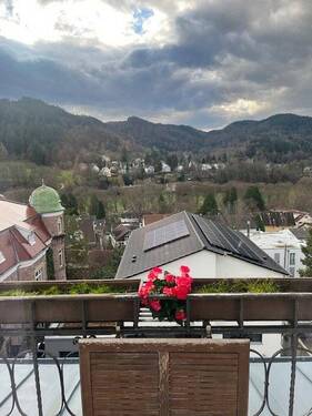 Aussicht vom Balkon - Dachgeschosswohnung in traumhafter Aussichtslage Baden-Baden
